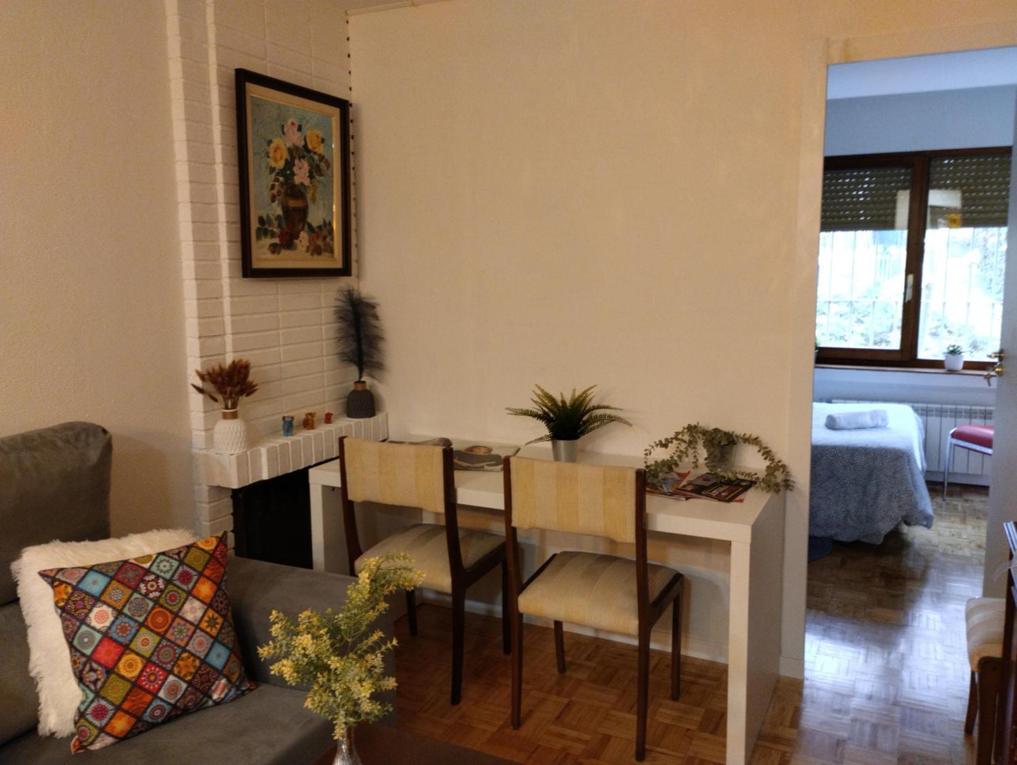 Habitacion Confort En Chamartin Madrid Bagian luar foto