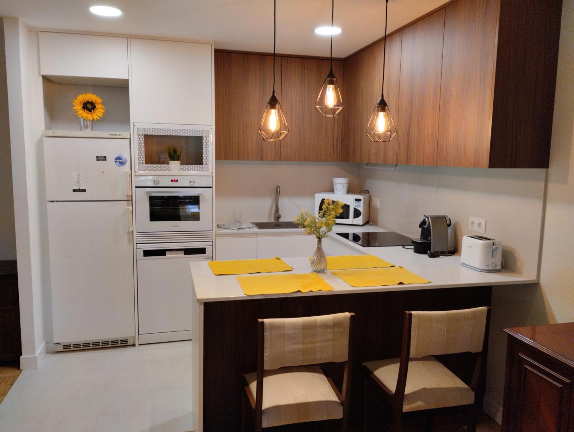 Habitacion Confort En Chamartin Madrid Bagian luar foto