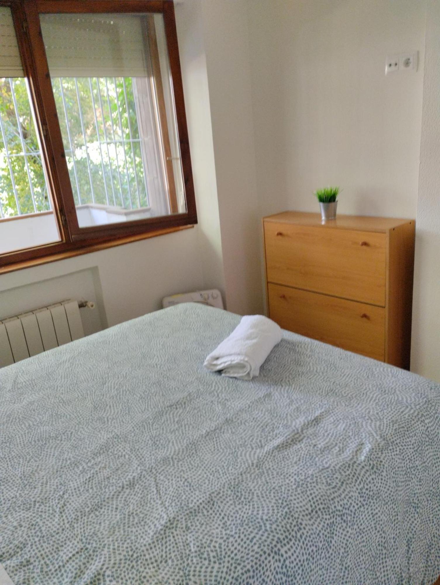 Habitacion Confort En Chamartin Madrid Bagian luar foto