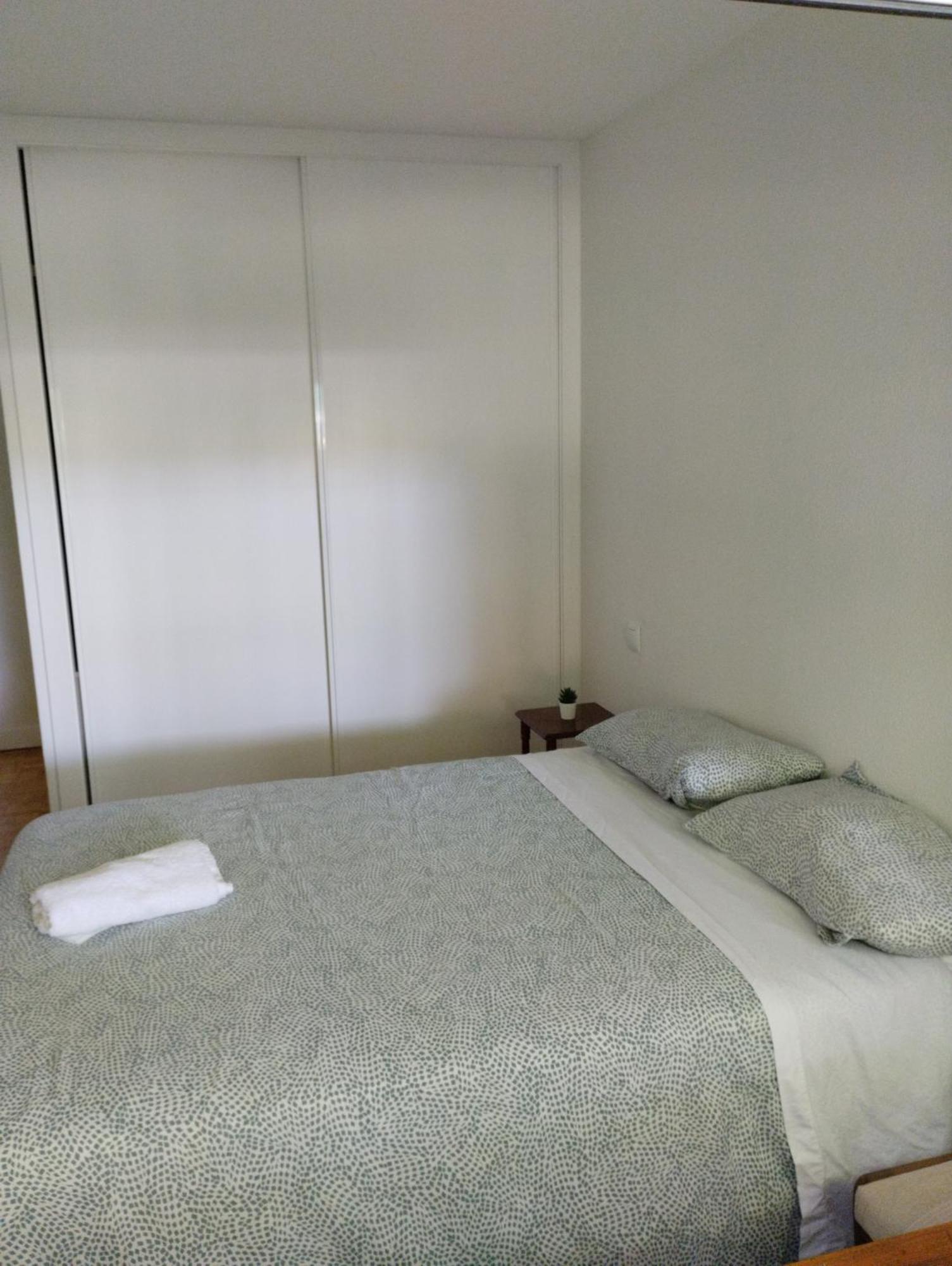 Habitacion Confort En Chamartin Madrid Bagian luar foto
